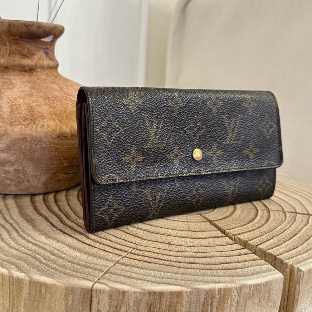 ✅AuthP/Owned✅LOUIS VUITTON SARAH WALLET - Picture 3 of 14